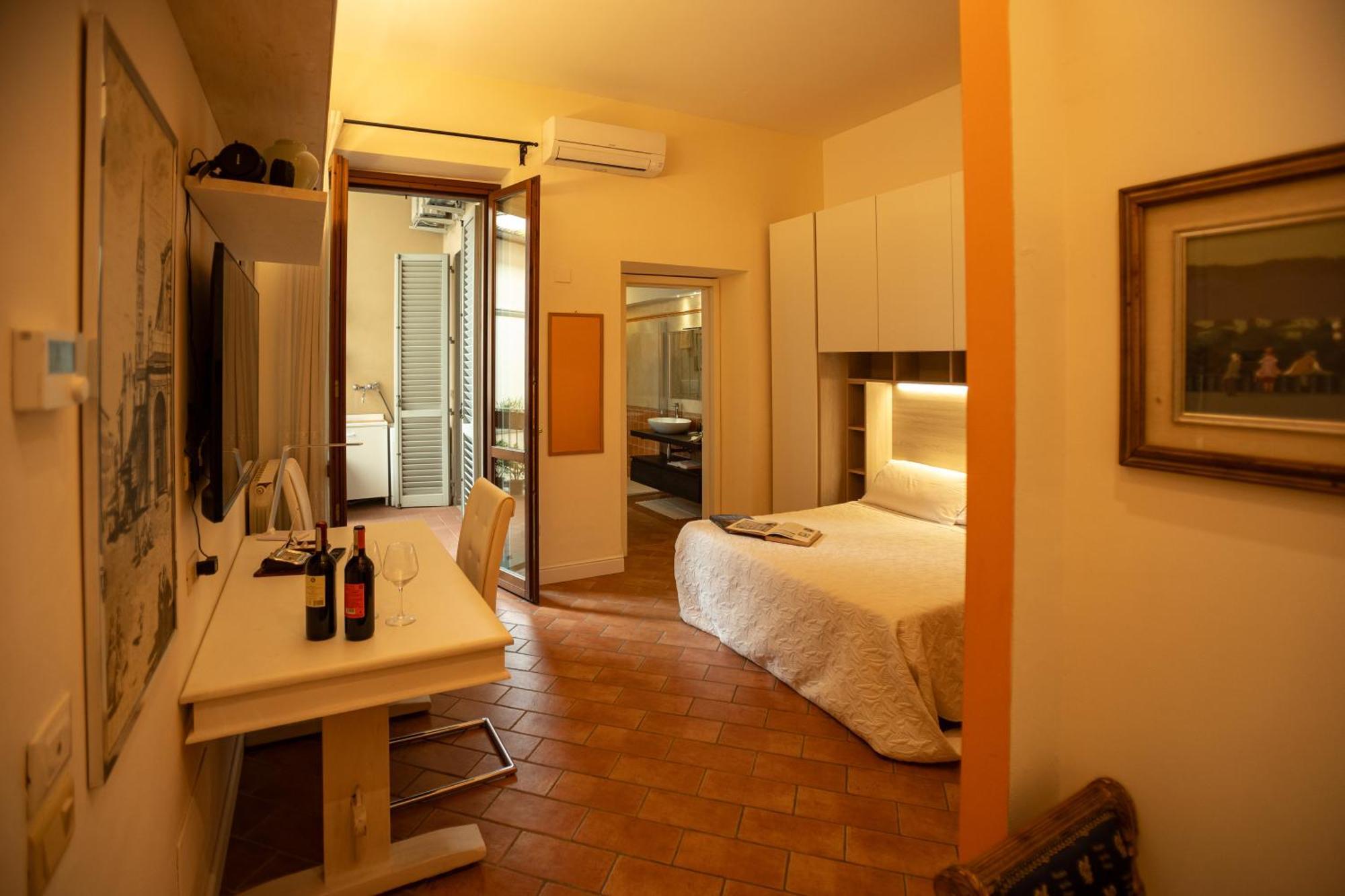 Indipendent Studio Apartment With Terrace - Parking Φλωρεντία Εξωτερικό φωτογραφία